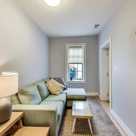 Modern 2Br With Patio & Cozy Space