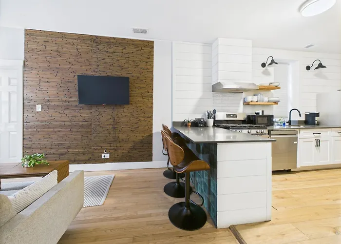 Modern 2br With Patio & Cozy Space Chicago
