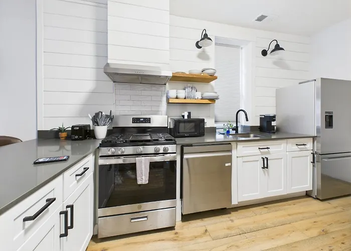 Modern 2br With Patio & Cozy Space Apartamento