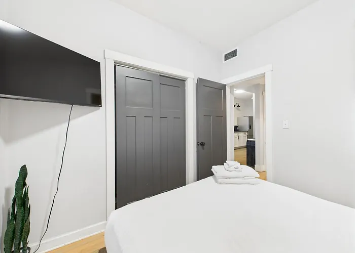 Modern 2br With Patio & Cozy Space Apartamento